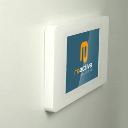 suport per tablet de paret en color blanc